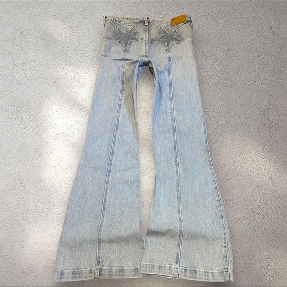 !! SOLD DO NOT BUY !! Austin Landing Mid Rise Flare Jeans w/ Star Back Pocket - Picture 1 of 5